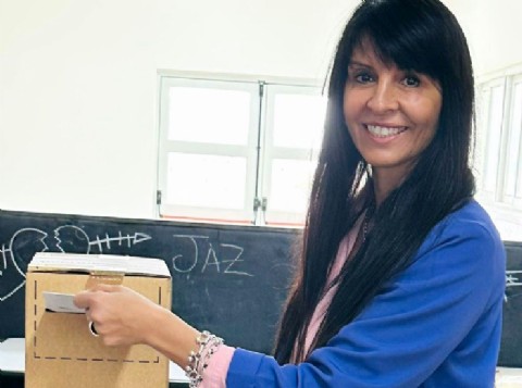 #Elecciones2023: votó Lorena Villaverde, precandidata a diputada nacional por La Libertad Avanza