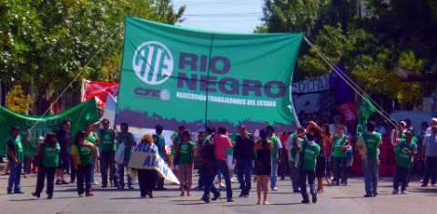 Paro y movilización de ATE contra el Gobierno: cortarán en puente de Viedma-Patagones y el Cipolletti-Neuquén