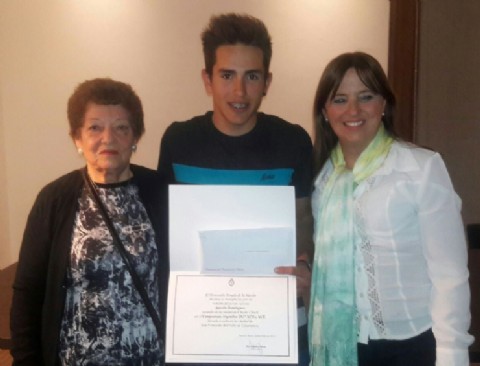 El joven ciclista Agustín Domínguez fue reconocido por el Senado de la Nación