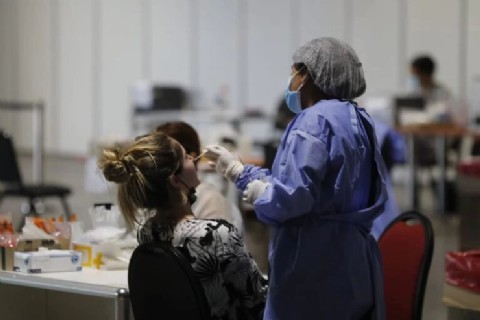 Dos muertos y 124 casos nuevos de coronavirus en Río Negro
