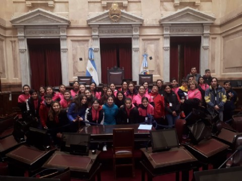 Las Leonas del Valle visitaron el Senado de la Nación
