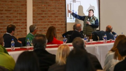 Palito para Arabela: Weretilneck dice que deberá "empezar de cero con la Policía" porque "está destruida"