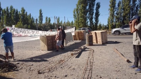 Retirados de la policía vuelven a protestar contra Arabela Carreras por la Zona Austral