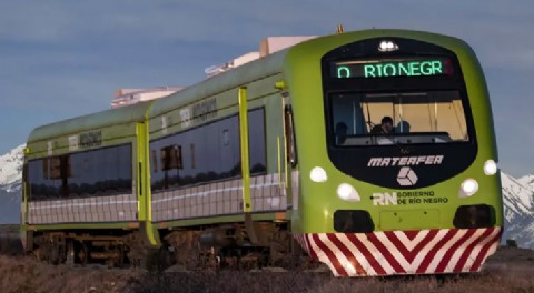 Se inaugura la excursión turística nocturna en tren desde Bariloche a la estación Perito Moreno