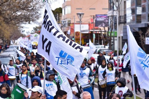 Unter desafía a Carreras y reiteró el pedido de reapertura de paritarias