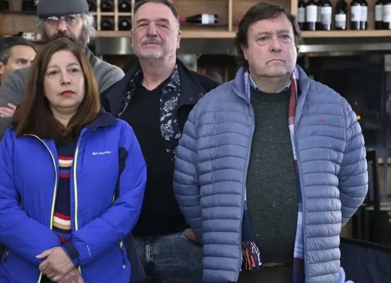 Un desastre: a un mes de las elecciones, la transición entre Weretilneck y Carreras sigue congelada