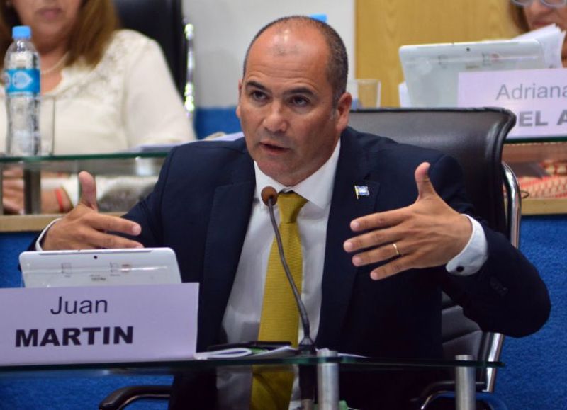 El legislador Juan Martin propone que extranjeros no residentes paguen por usar los hospitales rionegrinos