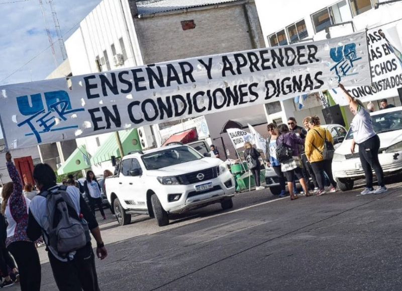Tras hacer de "Robin Hood" de los ricos, el Gobierno de Arabela se reunirá con Unter por los descuentos
