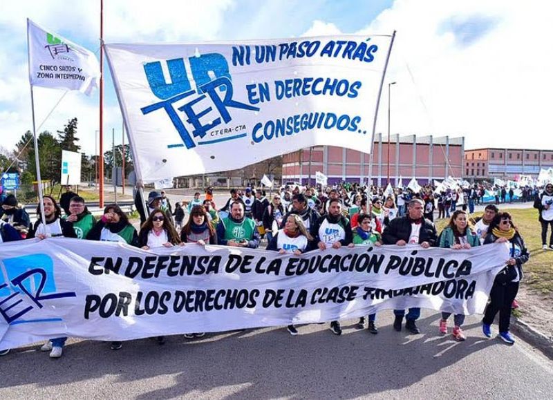 Se hace la canchera: Carreras chicaneó a los docentes y les dijo que "no hay motivos para no ir a trabajar"