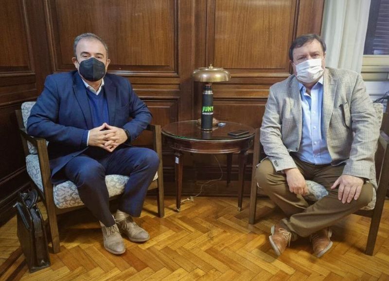 Weretilneck le ganaría la pulseada a la gobernadora