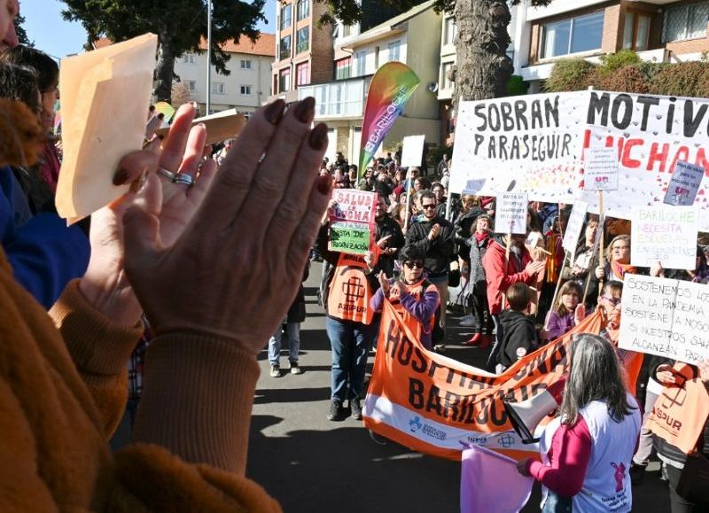 La guerra contra Arabela no cesa: Unter y Asspur llevaron su reclamo al Aniversario de Bariloche