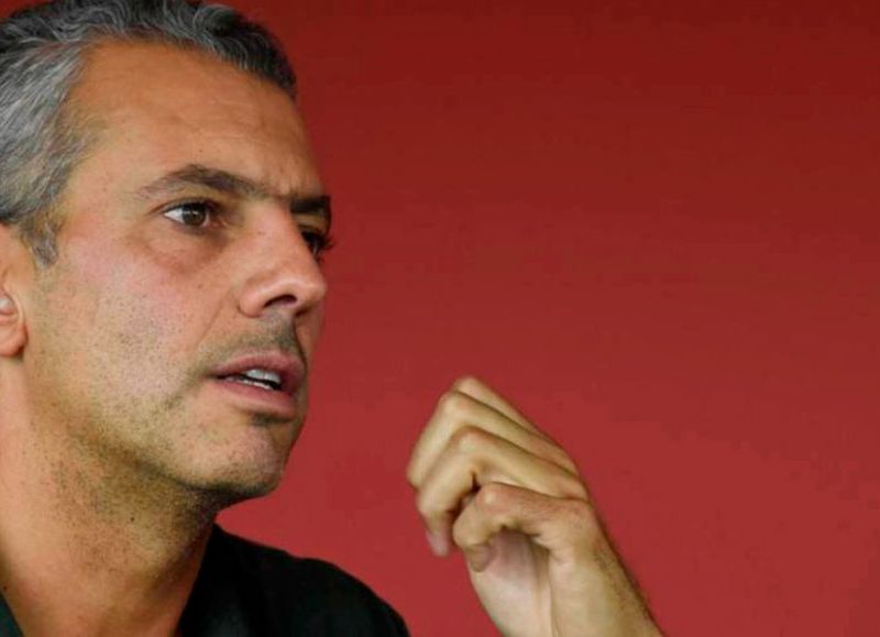 ¡Hasta las manos! El ministro de Agroindustria dio positivo de coronavirus