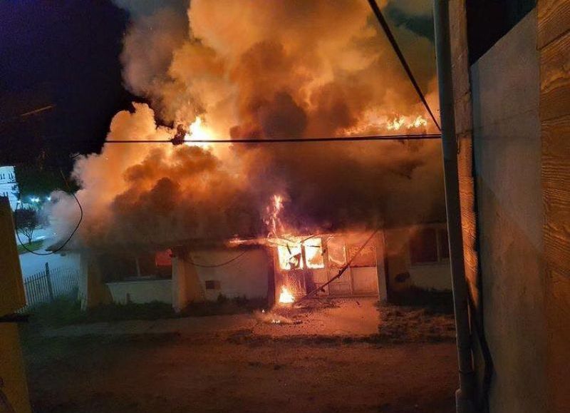 Nuevamente provocan un incendio en El Bolsón en la madrugada de este miércoles