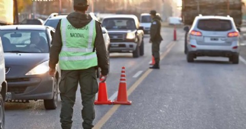 Controlan más de 600 vehículos en Ruta Nacional 22 por el fin de semana largo