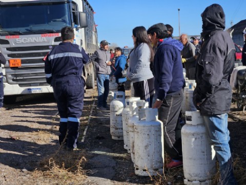 El Gobierno reparte garrafas en toda la provincia