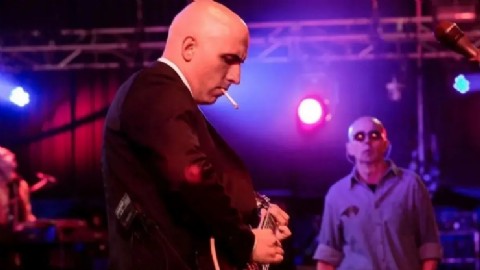 VIDEO | Gaspar Benegas, el guitarrista de El Bolsón que conquistó el universo ricotero