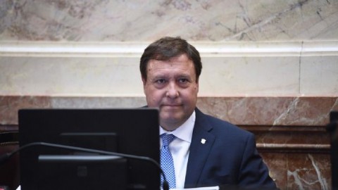 Alberto Weretilneck presentó un proyecto para que productos de la canasta básica no paguen IVA