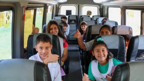 VIDEO | Más de 16.000 niños llegan a la escuela gracias al transporte escolar