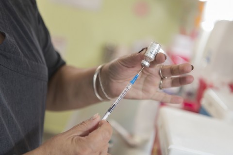 Salud distribuye 15.000 nuevas dosis de vacunas antigripales en la provincia