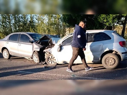 Dos muertos en brutal choque frontal en Cinco Saltos sobre Ruta 151