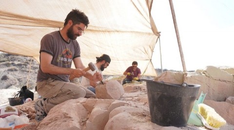 VIDEO | Paleontólogos del CONICET participan de la primera campaña transmitida en vivo desde la provincia