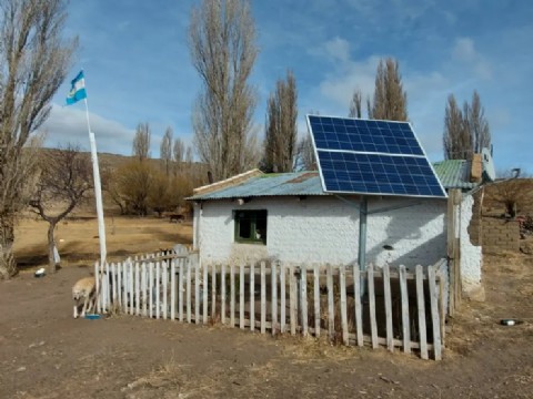 La Provincia invierte $343 millones para garantizar luz en parajes rurales