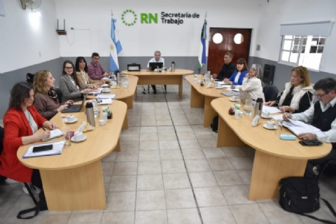 Sin avances en las paritarias: estatales de Río Negro esperan nueva propuesta salarial