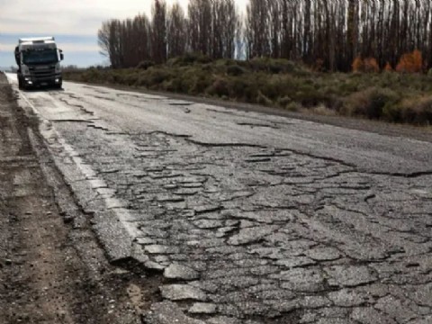 Weretilneck llevó a Vialidad el listado de rutas prioritarias que la provincia reclama para obras