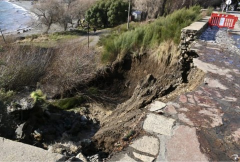Siguen los derrumbes y crece el temor en Bariloche