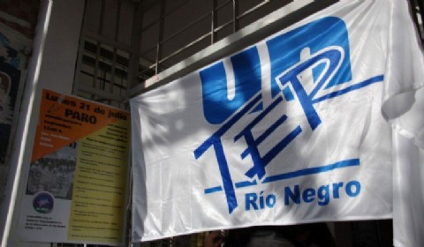 Unter suspendió el paro por la baja del proyecto de educación esencial en la Legislatura