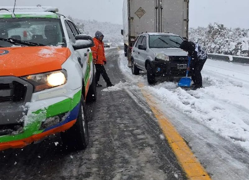 Protección Civil realiza trabajos de asistencia y prevención por la nevada