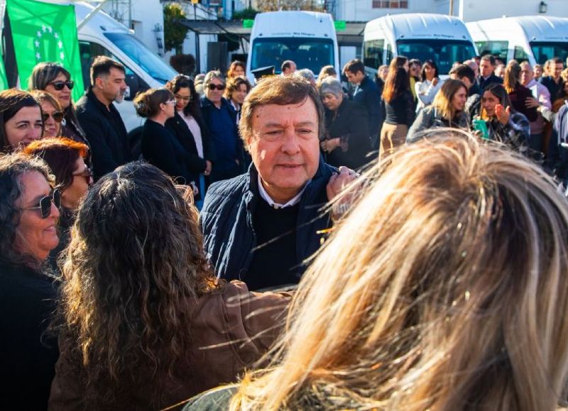 La Provincia incorporó 20 minibuses adaptados para fortalecer el transporte de estudiantes de escuelas especiales