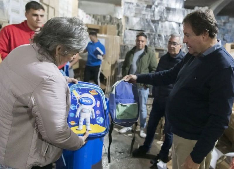 El Gobierno provincial comenzó la entrega de más de 40.000 kits escolares