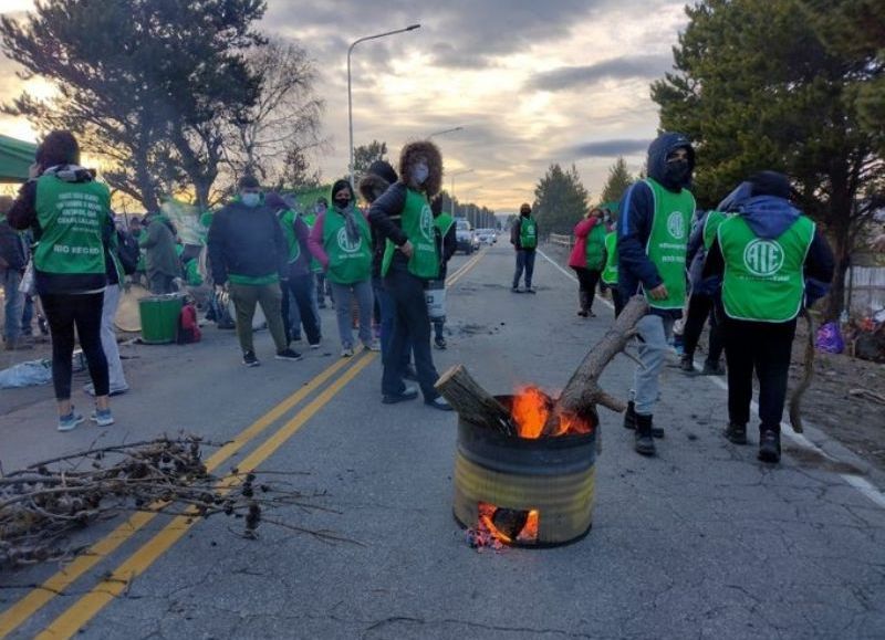 ATE aprieta al Gobierno con un paro en Bariloche y pide que se habrán paritarias
