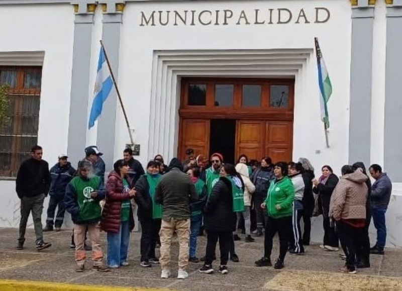 ATE denuncia 40 despidos en el municipio de Allen y advierte con un paro