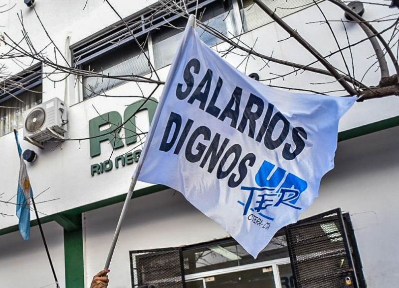 Docentes desafían al Gobierno: “En la paritaria de este lunes exigimos una verdadera recomposición salarial”