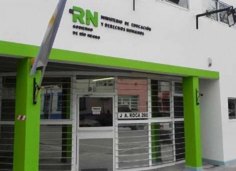 Familias exigen que la provincia habilite el ingreso a las maestras de apoyo a la inclusión