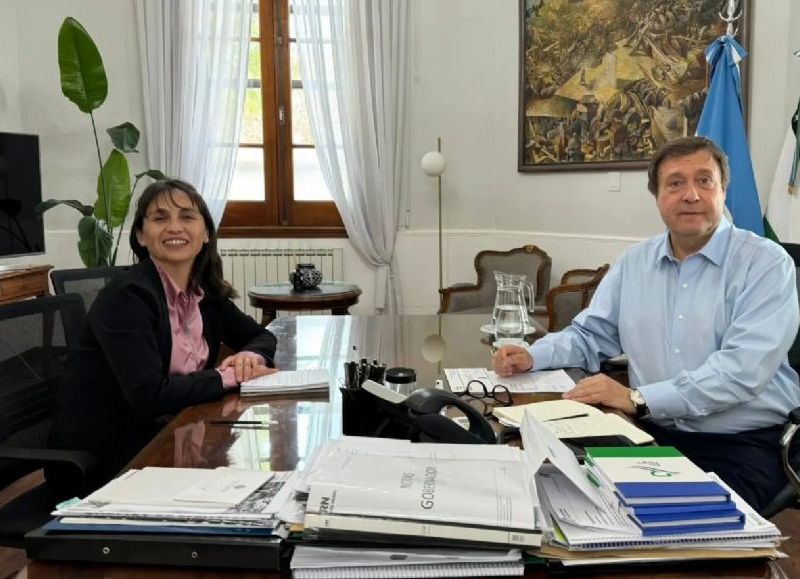 Provincia trabaja con Sierra Colorada en agenda en beneficio de comunidad